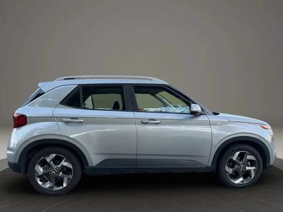 Used 2020 Hyundai Venue SEL w/ Convenience + Premium Package