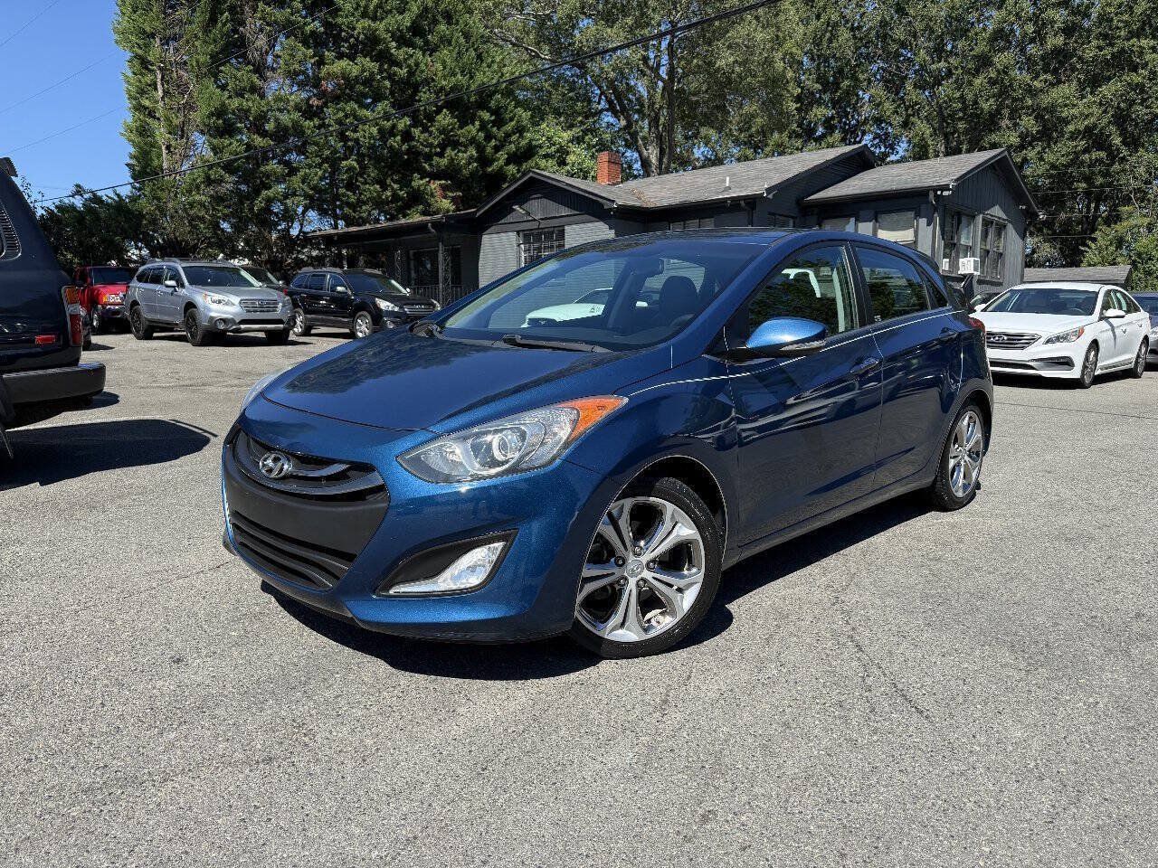 Used 2015 Hyundai Elantra GT w/ Option Group 02 FWD image 26