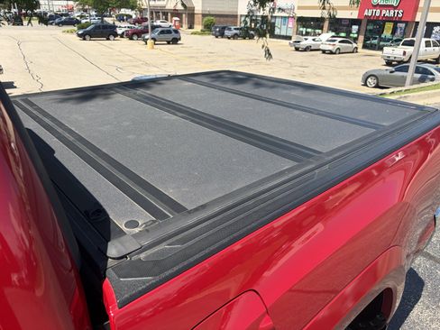 Used 2019 Toyota Tacoma SR5 AWD/4WD image 31
