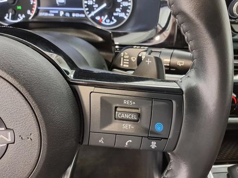 Used 2023 Nissan Pathfinder SV FWD image 9