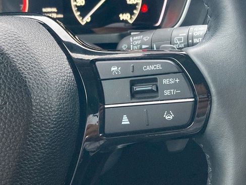Used 2025 Honda Pilot EX-L image 18