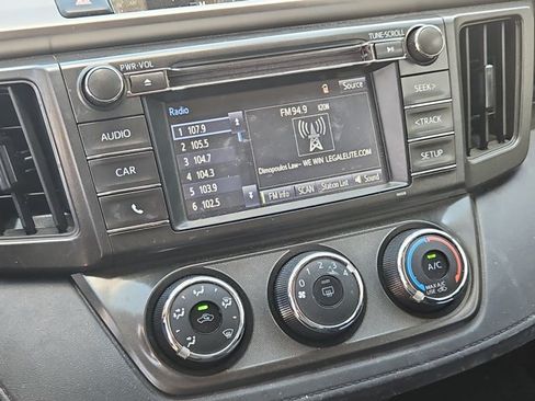 Used 2015 Toyota RAV4 LE FWD image 15