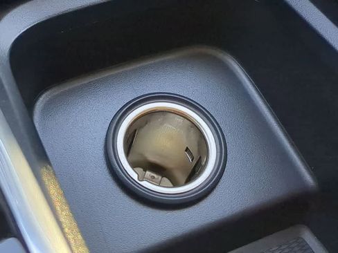 Certified 2025 Volvo XC60 T8 Core w/ Protection Package Premier image 29