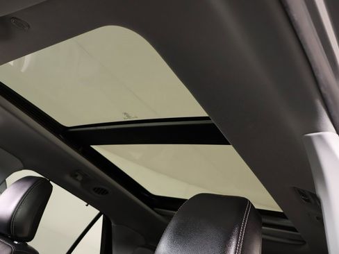 Used 2021 Ford Explorer Limited w/ Equipment Group 301A image 17