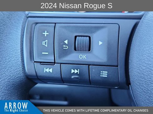 Used 2024 Nissan Rogue S image 27