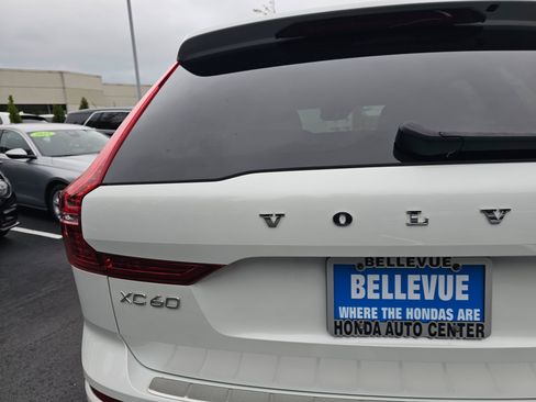 Used 2019 Volvo XC60 T6 Momentum w/ Premium Package AWD/4WD image 17