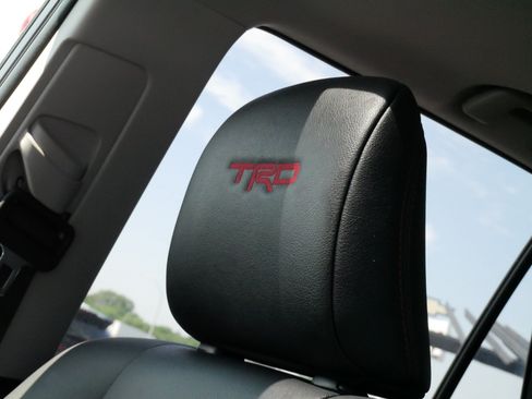 Certified 2023 Toyota 4Runner TRD Off-Road Premium w/ Off Road Premium Plus Package AWD/4WD image 32