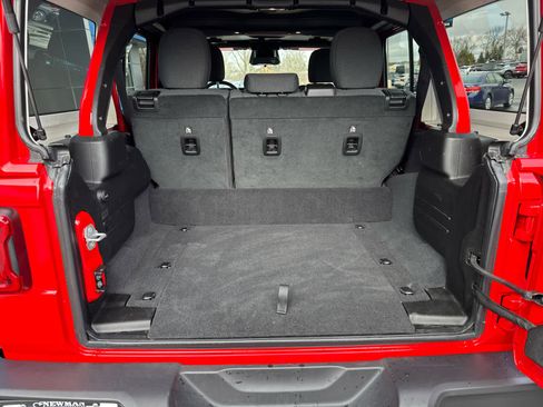 Used 2025 Jeep Wrangler Sahara w/ Safety Group image 14