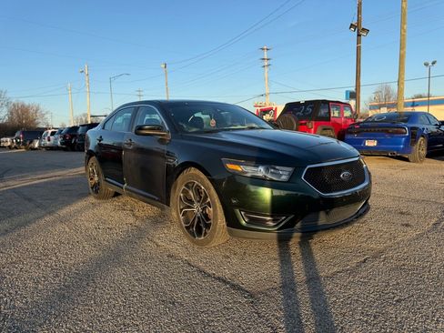 Used 2013 Ford Taurus SHO image 2