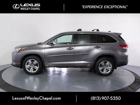 Used 2018 Toyota Highlander Limited AWD/4WD image 7