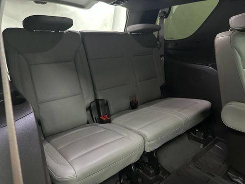 Used 2023 Chevrolet Tahoe Z71 w/ Luxury Package AWD/4WD image 29