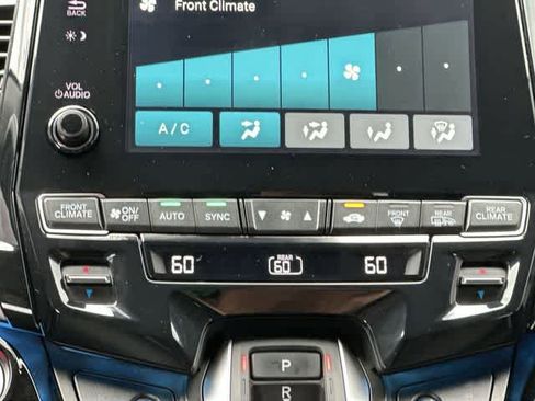Used 2023 Honda Odyssey Touring image 18