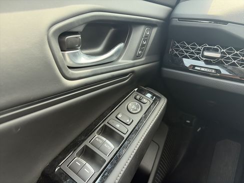 Certified 2025 Honda Accord Touring image 27