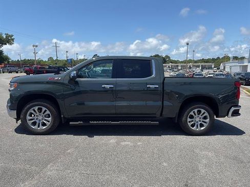 Used 2025 Chevrolet Silverado 1500 LTZ AWD/4WD image 3