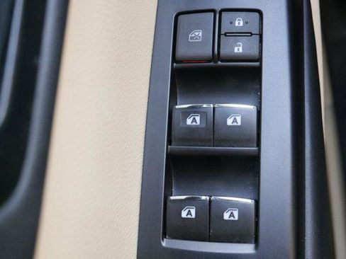 Used 2019 Toyota Highlander Limited Platinum image 32