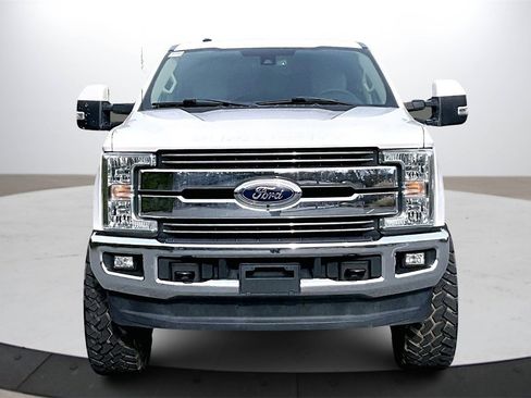 Used 2017 Ford F350 Lariat w/ Tow Technology Bundle image 3