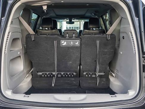 Used 2019 Chrysler Pacifica Touring-L Plus image 28