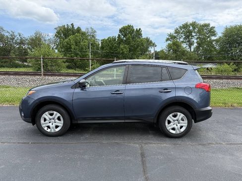 Used 2014 Toyota RAV4 LE FWD image 2