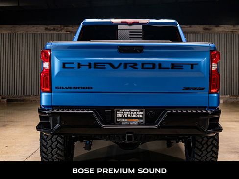Used 2025 Chevrolet Silverado 1500 ZR2 w/ Technology Package image 8