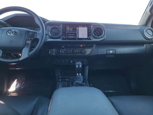 Used 2022 Toyota Tacoma TRD Off-Road w/ TRD Premium Off Road Package image 18
