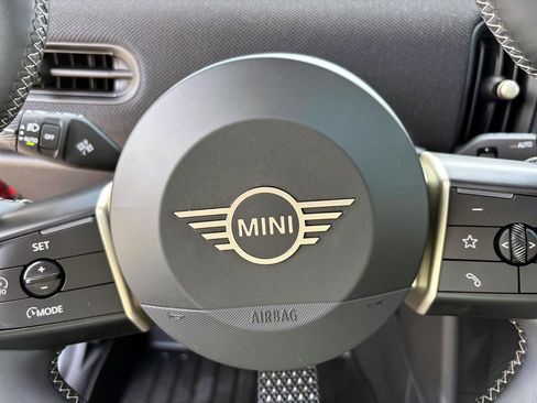 Certified 2025 MINI Cooper S image 17