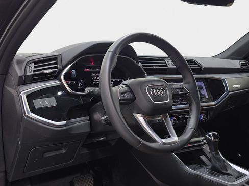 Certified 2025 Audi Q3 2.0T Premium Plus w/ Premium Plus Package image 17