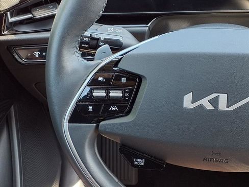 Used 2023 Kia Niro FWD image 16