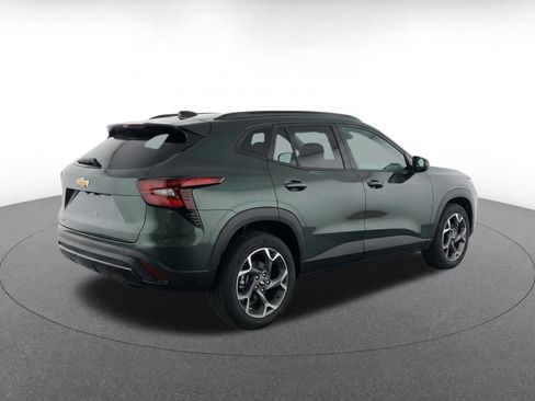 Used 2025 Chevrolet Trax LT FWD image 9