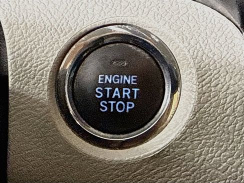 Used 2020 Toyota Sienna XLE FWD image 16
