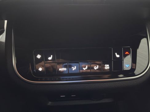 Used 2025 Nissan Armada Platinum Reserve image 17