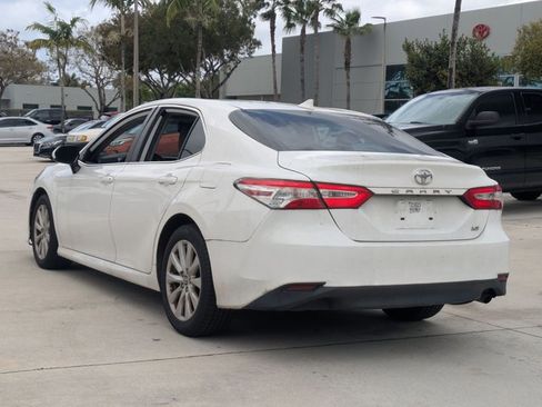 Used 2020 Toyota Camry LE image 7