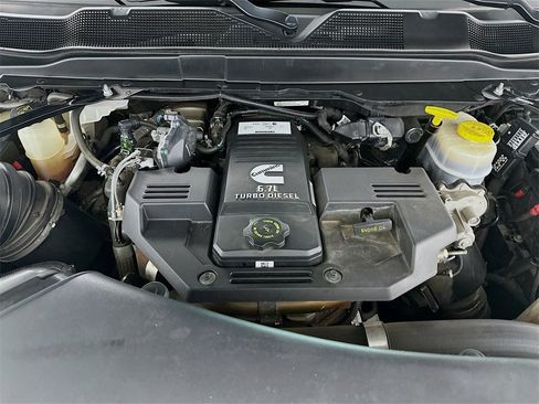 Used 2019 RAM 3500 Laramie image 32