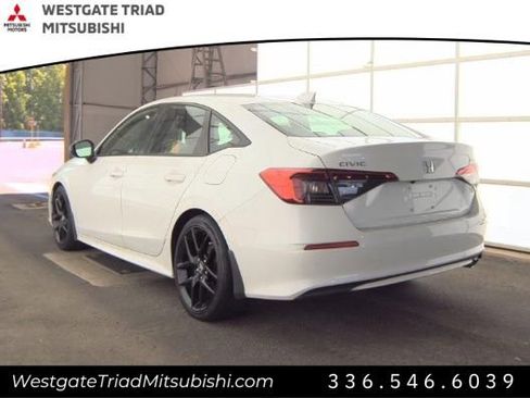 Used 2023 Honda Civic Sport image 6