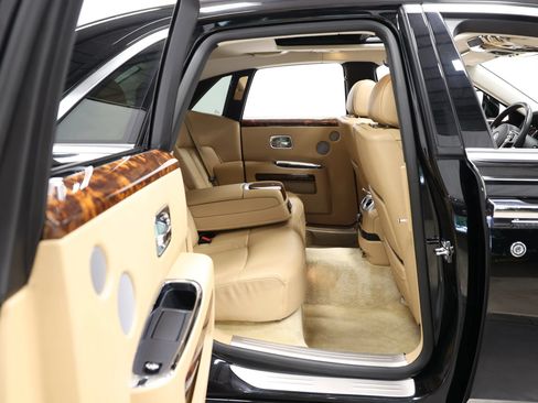 Used 2010 Rolls-Royce Ghost RWD image 76