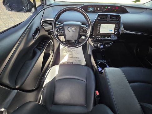 Certified 2022 Toyota Prius L Eco image 6