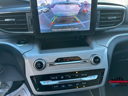 Used 2022 Ford Explorer XLT w/ Equipment Group 202A image 32