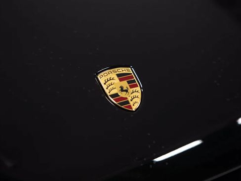 Certified 2026 Porsche Macan AWD/4WD image 17