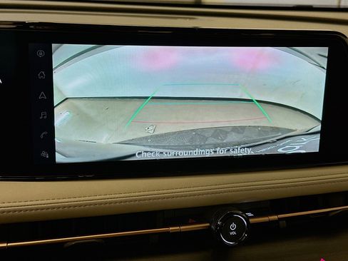 Used 2023 Nissan Ariya AWD image 23