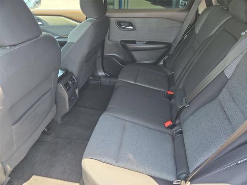 Used 2021 Nissan Rogue SV FWD image 16