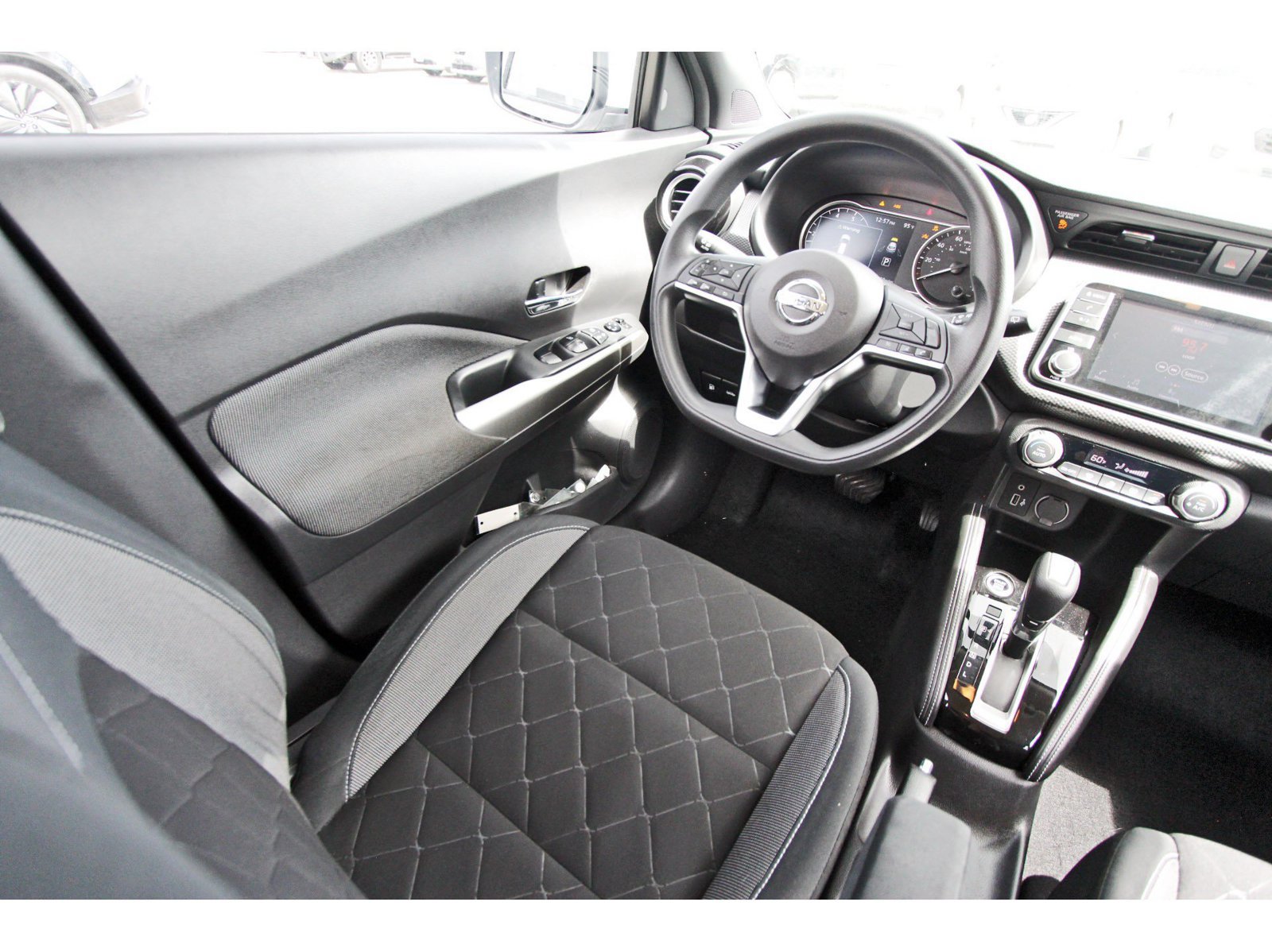 Used 2019 Nissan Kicks SV FWD image 12