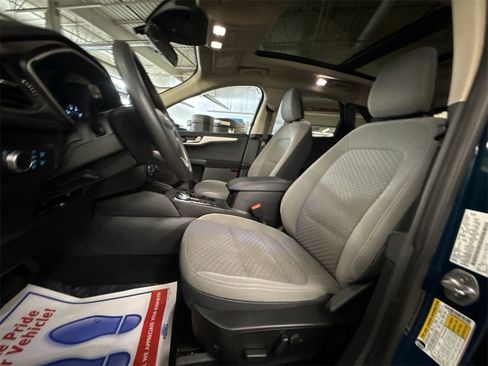 Used 2020 Ford Escape SE image 13
