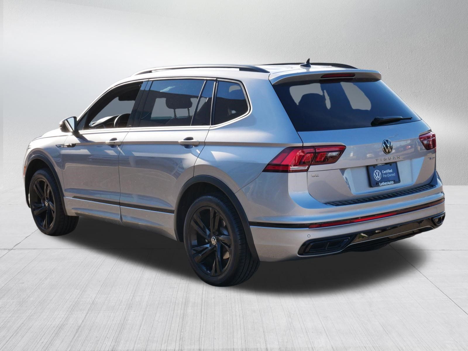 Certified 2024 Volkswagen Tiguan SE R-Line AWD/4WD image 5
