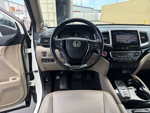 Used 2018 Honda Pilot Elite image 13