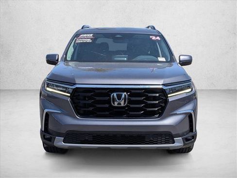 Used 2024 Honda Pilot Touring image 2