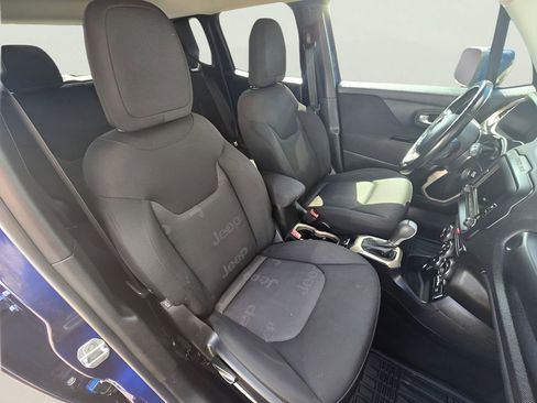 Used 2017 Jeep Renegade Latitude AWD/4WD image 62