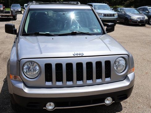Used 2016 Jeep Patriot High Altitude FWD image 2