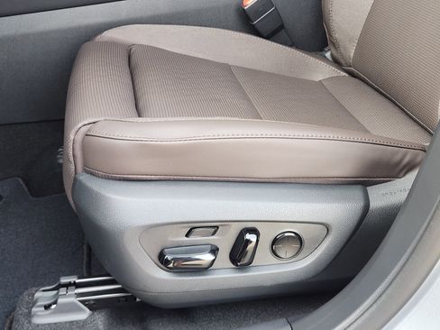 New 2026 Lexus RX 450h AWD image 17