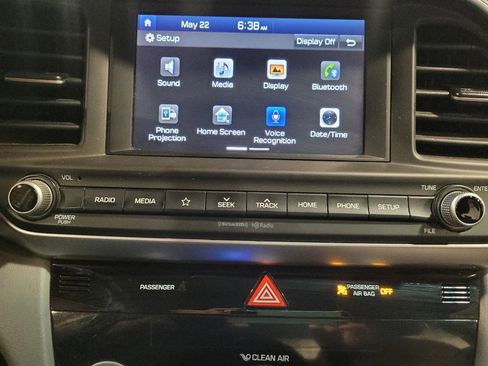 Used 2020 Hyundai Elantra SEL FWD image 25