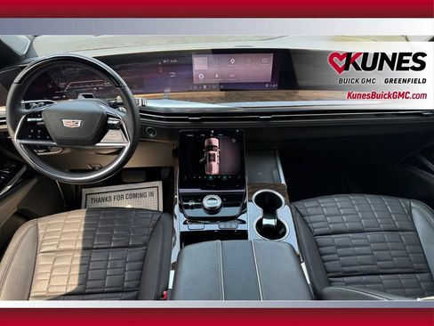 Used 2025 Cadillac Escalade Sport Platinum w/ LPO, Floor Liner Package AWD/4WD image 46