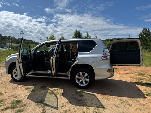 Used 2014 Lexus GX 460 AWD/4WD image 9